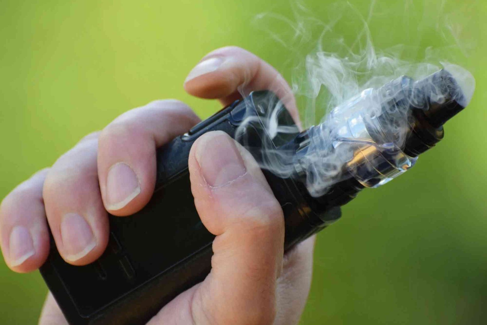 CBD Vs Nicotine UAE