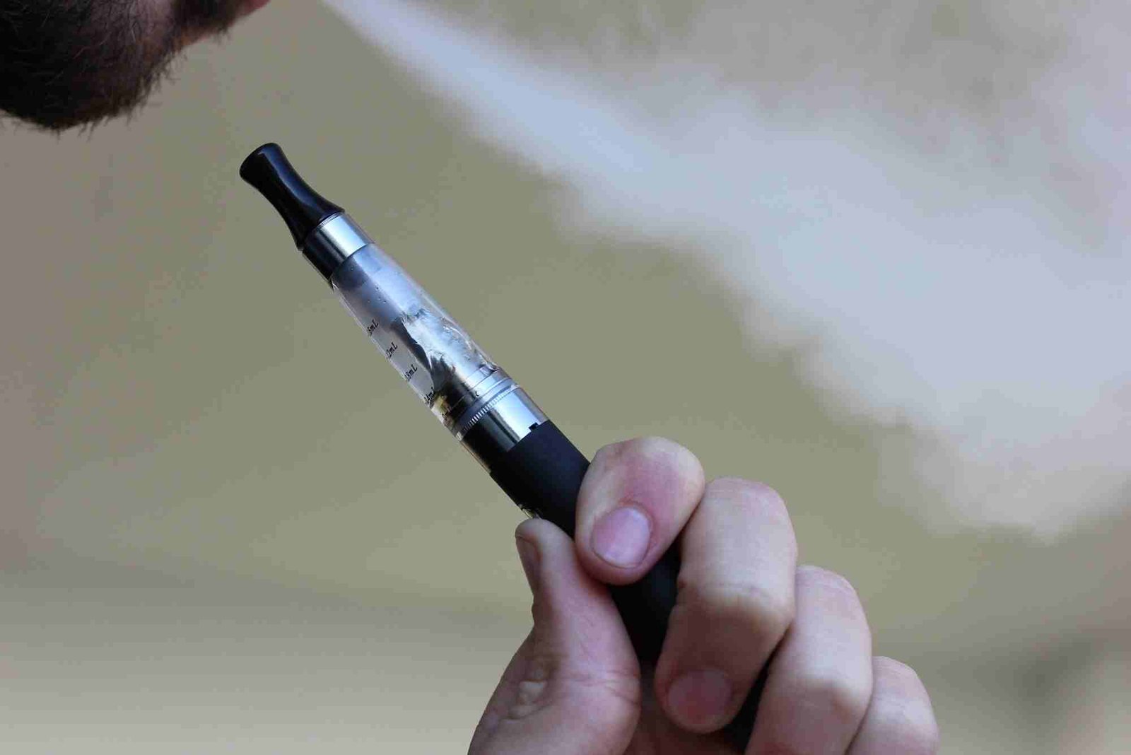 Can Vaping Law in Australia Truly Help Smokers Quit?