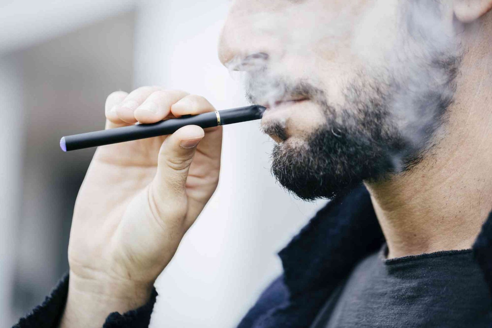 Can What is Electronic Smoking Truly Help Smokers Quit?
