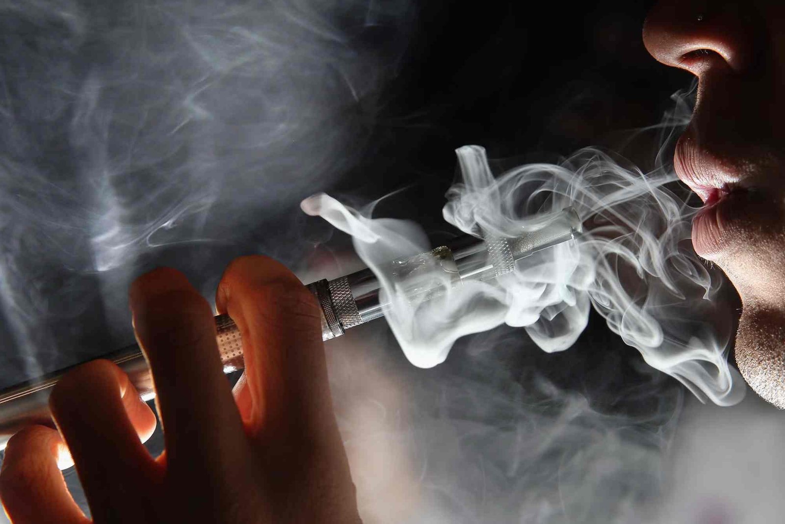 Why Vape-Themed Apparel is A Must-Have For 2025 Fashion