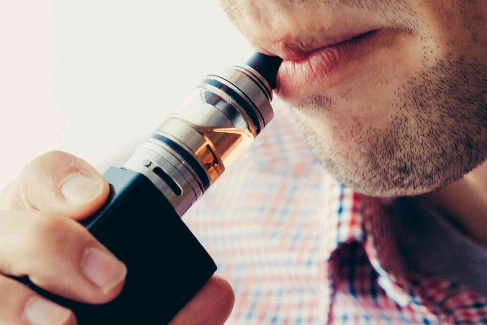 Vaping and the Rise of Minimalist Fashion in 2025