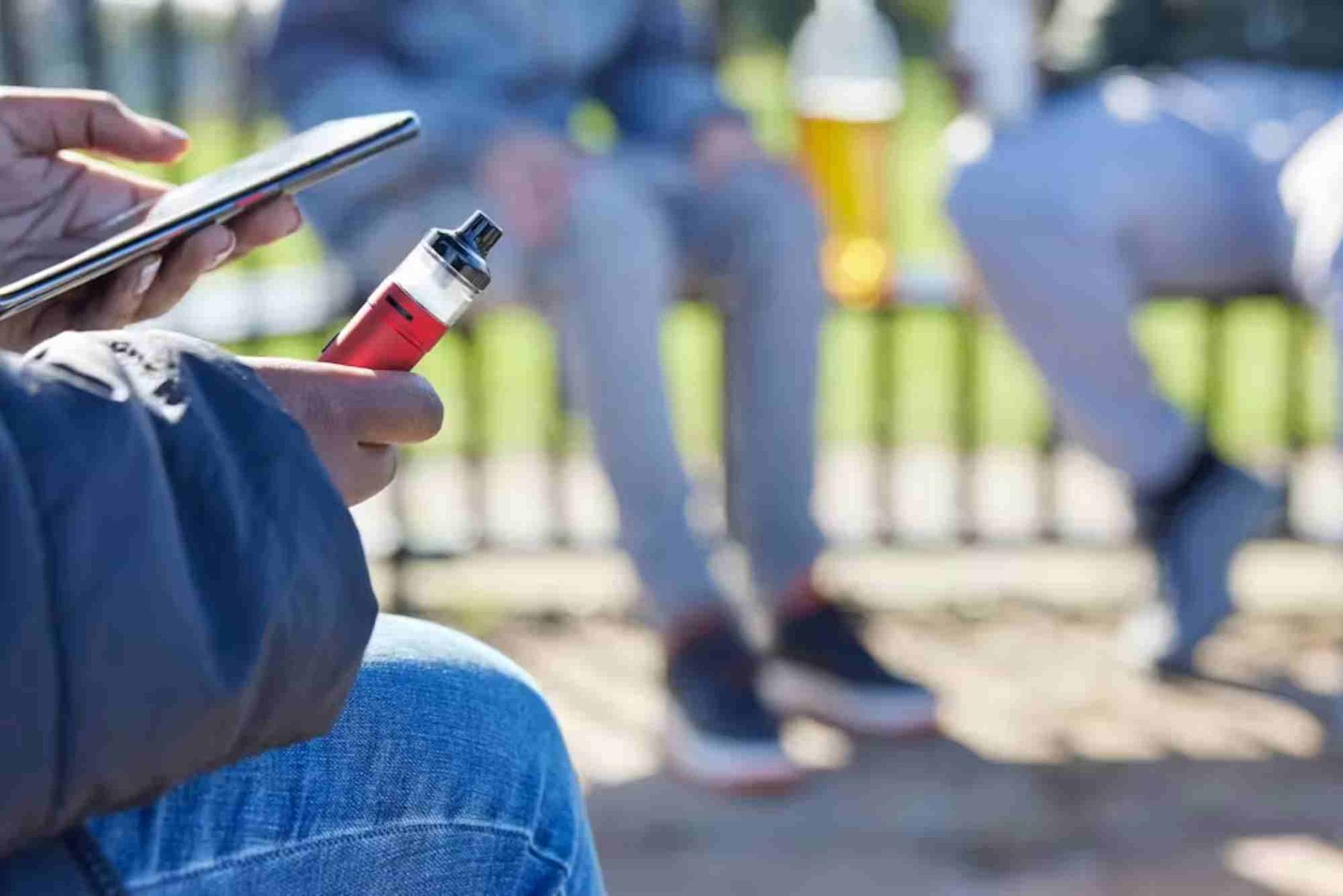 Vaping and Street Luxe: How Vape Culture is Influencing 2025 Street Style
